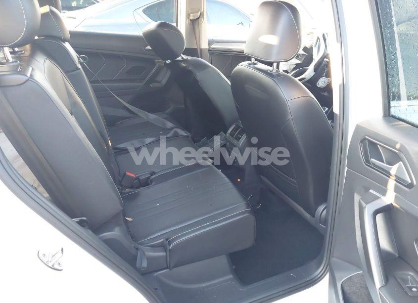 Photo 8 of 2022 Volkswagen Tiguan 2.0T SE (VIN 3VV3B7AX9NM100390)