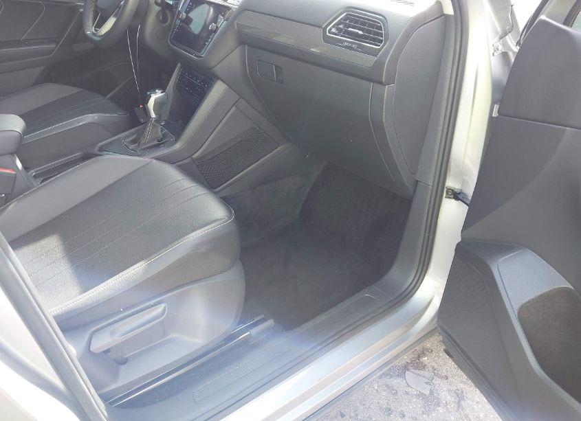 Photo 5 of 2022 Volkswagen Tiguan 2.0T SE (VIN 3VV3B7AX9NM147502)