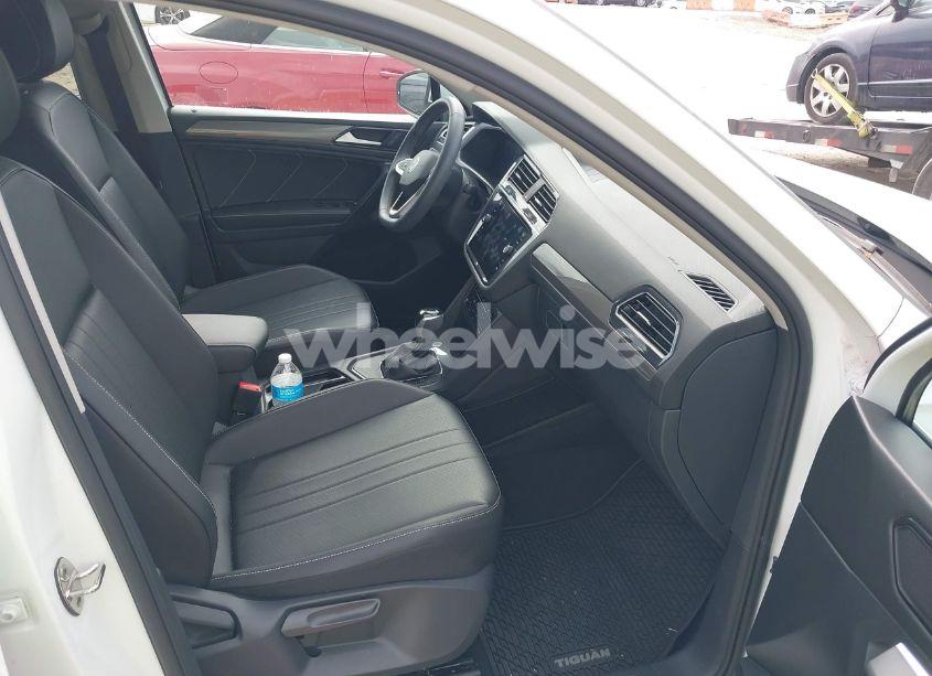 Photo 5 of 2023 Volkswagen Tiguan 2.0T SE (VIN 3VV3B7AX9PM003760)