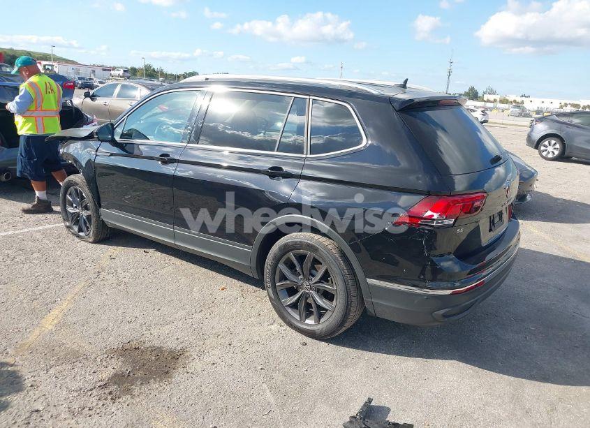 Photo 3 of 2024 Volkswagen Tiguan 2.0T SE/WOLFSBURG EDITION (VIN 3VV3B7AX9RM009240)