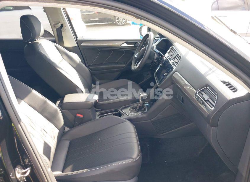 Photo 5 of 2024 Volkswagen Tiguan 2.0T SE/WOLFSBURG EDITION (VIN 3VV3B7AX9RM009240)