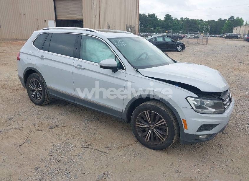 2018 Volkswagen Tiguan 2.0T SE/2.0T SEL (VIN 3VV3B7AXXJM039125) main photo