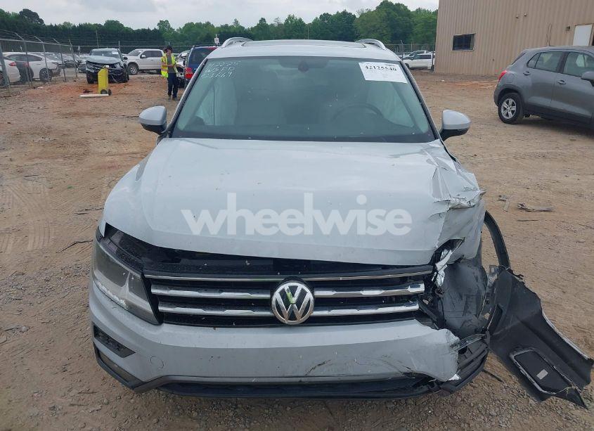 Photo 12 of 2018 Volkswagen Tiguan 2.0T SE/2.0T SEL (VIN 3VV3B7AXXJM039125)