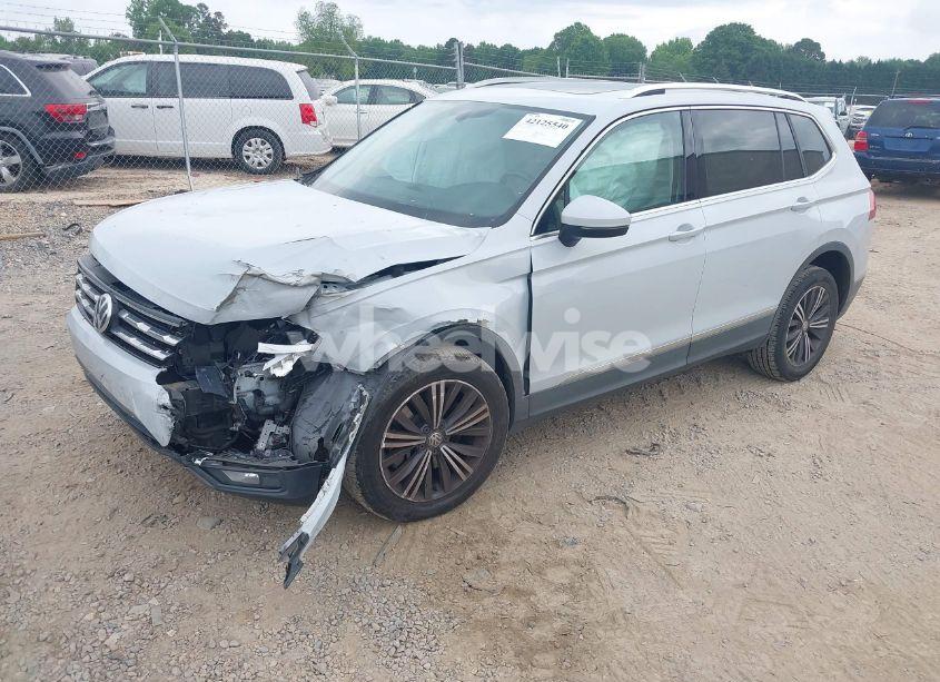 Photo 2 of 2018 Volkswagen Tiguan 2.0T SE/2.0T SEL (VIN 3VV3B7AXXJM039125)