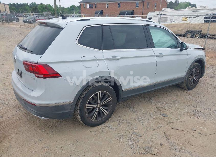 Photo 4 of 2018 Volkswagen Tiguan 2.0T SE/2.0T SEL (VIN 3VV3B7AXXJM039125)