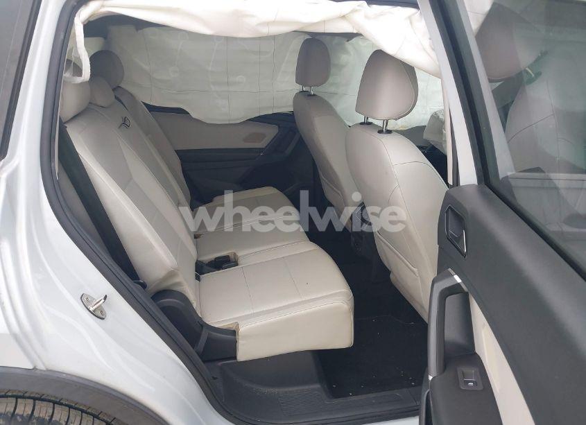 Photo 8 of 2018 Volkswagen Tiguan 2.0T SE/2.0T SEL (VIN 3VV3B7AXXJM039125)