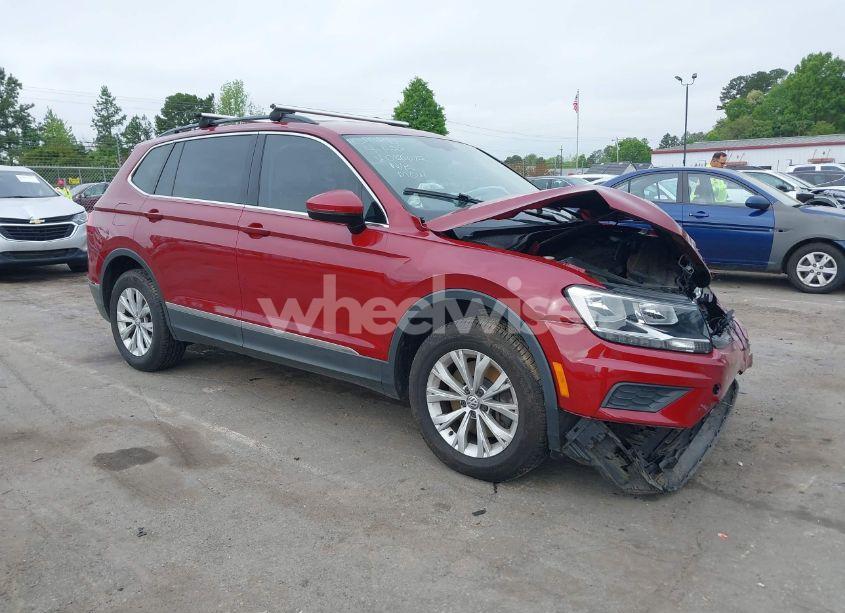 2018 Volkswagen Tiguan 2.0T SE/2.0T SEL (VIN 3VV3B7AXXJM086672) main photo