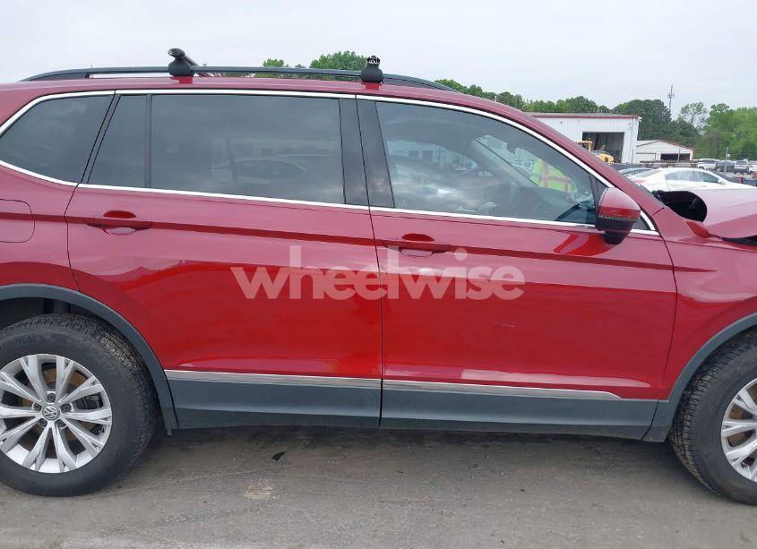 Photo 13 of 2018 Volkswagen Tiguan 2.0T SE/2.0T SEL (VIN 3VV3B7AXXJM086672)