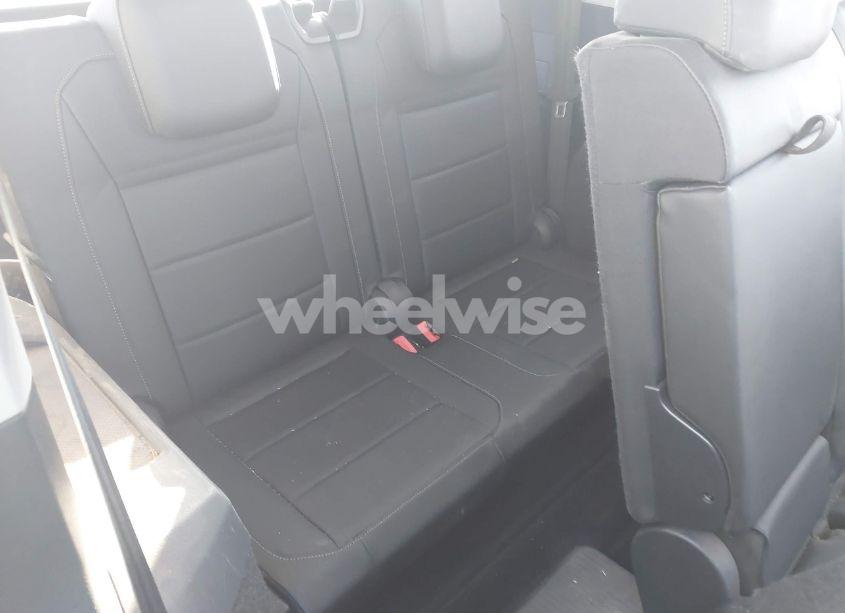 Photo 17 of 2018 Volkswagen Tiguan 2.0T SE/2.0T SEL (VIN 3VV3B7AXXJM088230)