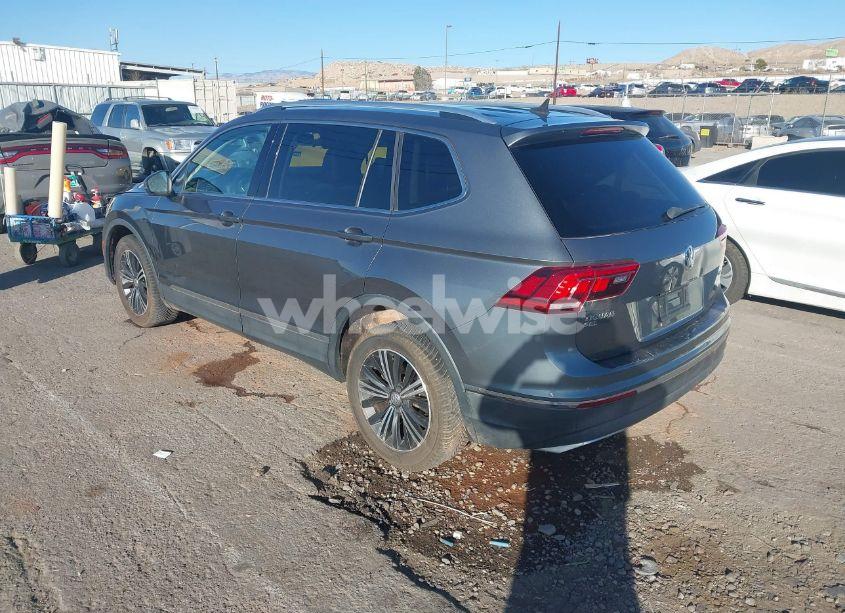 Photo 3 of 2018 Volkswagen Tiguan 2.0T SE/2.0T SEL (VIN 3VV3B7AXXJM088230)