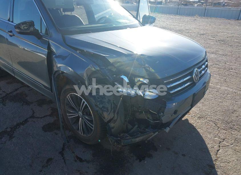 Photo 6 of 2018 Volkswagen Tiguan 2.0T SE/2.0T SEL (VIN 3VV3B7AXXJM088230)