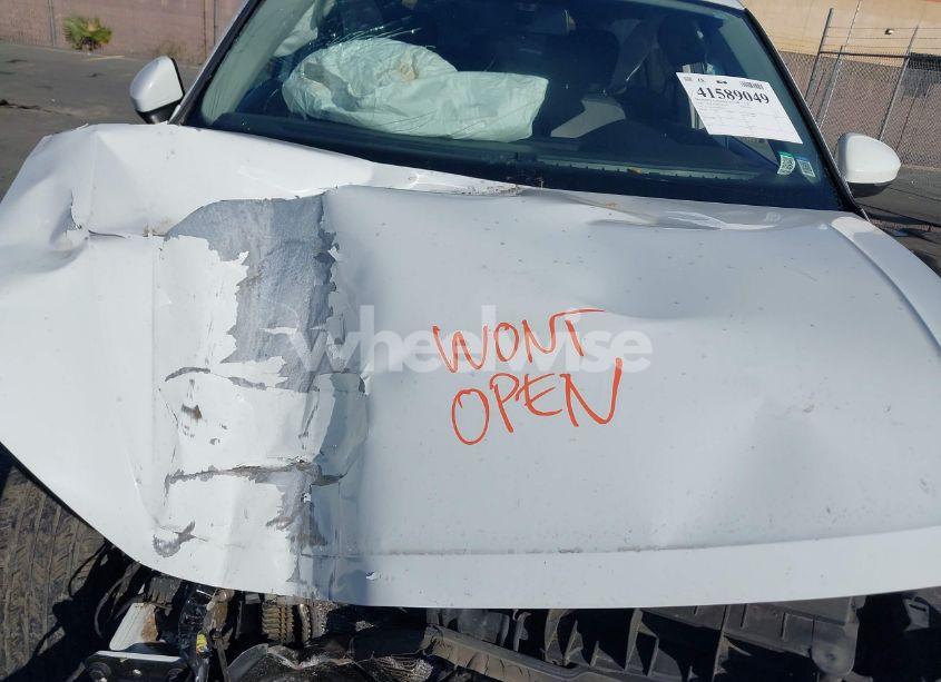 Photo 10 of 2018 Volkswagen Tiguan 2.0T SE/2.0T SEL (VIN 3VV3B7AXXJM120741)