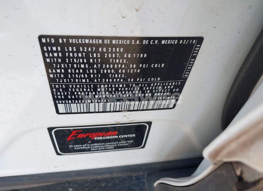 Photo 9 of 2018 Volkswagen Tiguan 2.0T SE/2.0T SEL (VIN 3VV3B7AXXJM120741)