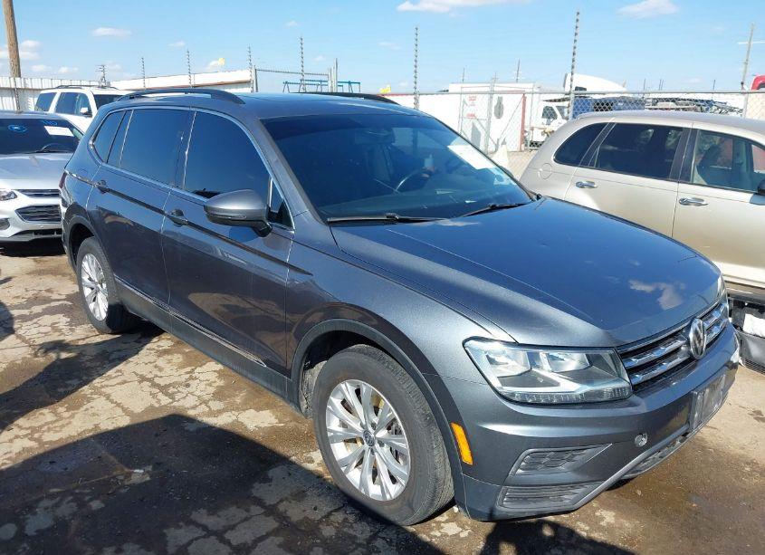 2018 Volkswagen Tiguan 2.0T SE/2.0T SEL (VIN 3VV3B7AXXJM187789) main photo