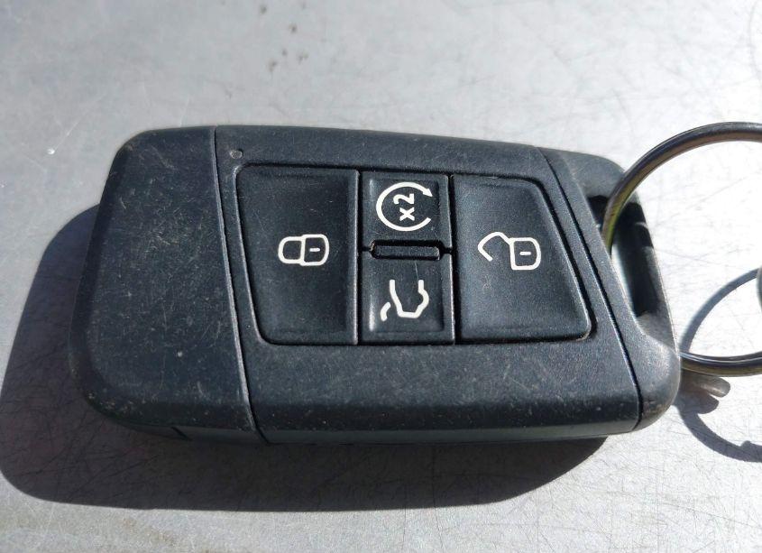 Photo 11 of 2018 Volkswagen Tiguan 2.0T SE/2.0T SEL (VIN 3VV3B7AXXJM187789)