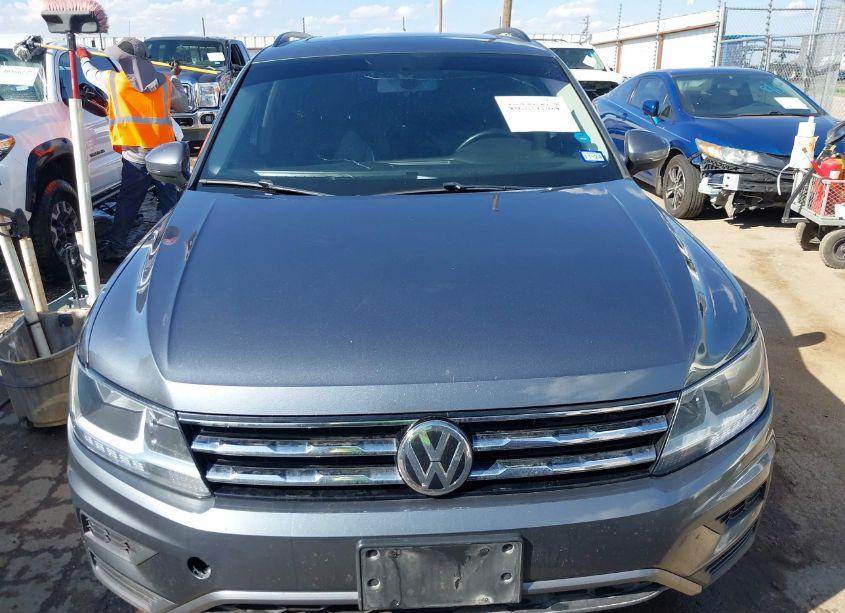 Photo 12 of 2018 Volkswagen Tiguan 2.0T SE/2.0T SEL (VIN 3VV3B7AXXJM187789)