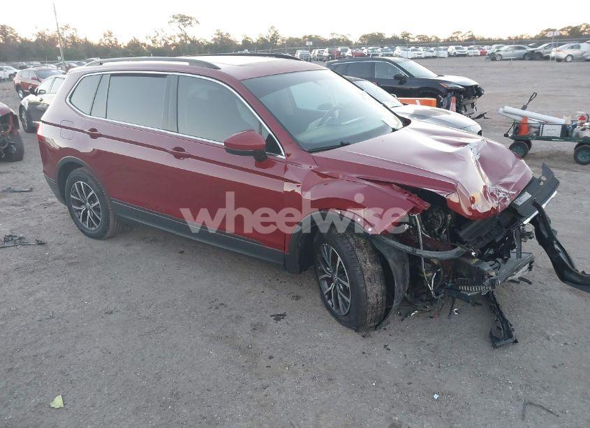 2019 Volkswagen Tiguan (VIN 3VV3B7AXXKM013013) main photo