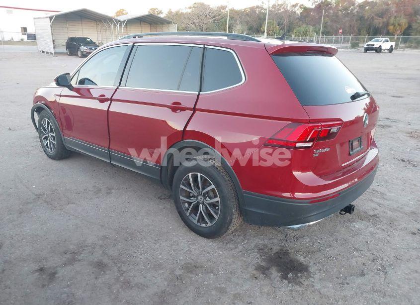 Photo 3 of 2019 Volkswagen Tiguan (VIN 3VV3B7AXXKM013013)