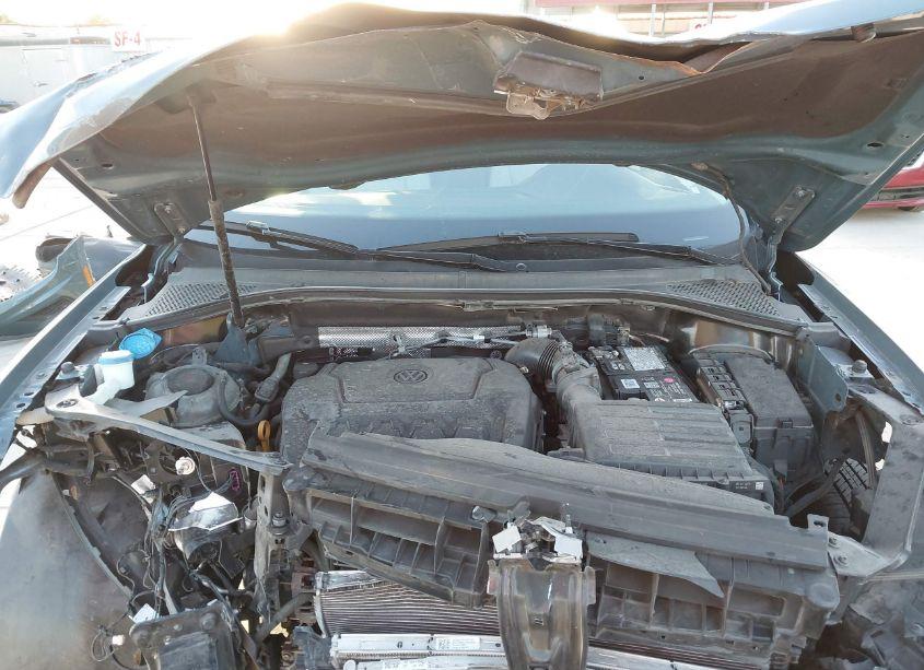 Photo 10 of 2019 Volkswagen Tiguan 2.0T SE/2.0T SEL/2.0T SEL R-LINE/2.0T SEL R-LINE BLACK (VIN 3VV3B7AXXKM079965)