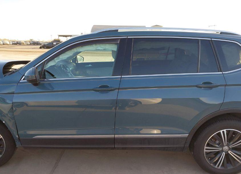 Photo 15 of 2019 Volkswagen Tiguan 2.0T SE/2.0T SEL/2.0T SEL R-LINE/2.0T SEL R-LINE BLACK (VIN 3VV3B7AXXKM079965)