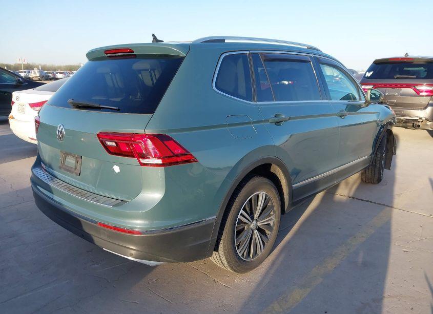 Photo 4 of 2019 Volkswagen Tiguan 2.0T SE/2.0T SEL/2.0T SEL R-LINE/2.0T SEL R-LINE BLACK (VIN 3VV3B7AXXKM079965)