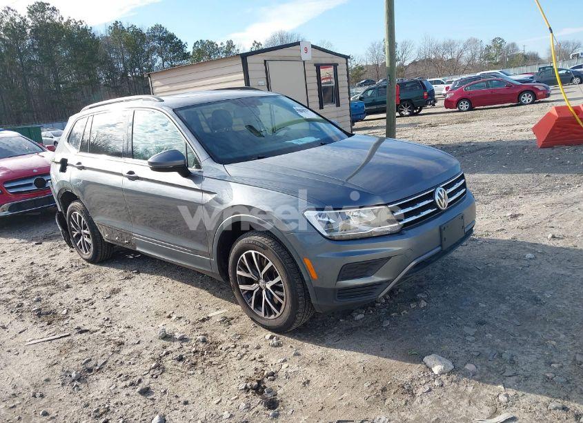 2019 Volkswagen Tiguan 2.0T SE/2.0T SEL/2.0T SEL R-LINE/2.0T SEL R-LINE BLACK (VIN 3VV3B7AXXKM155376) main photo