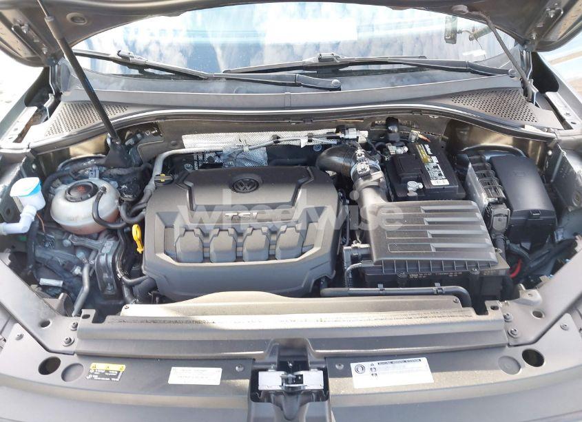 Photo 10 of 2019 Volkswagen Tiguan 2.0T SE/2.0T SEL/2.0T SEL R-LINE/2.0T SEL R-LINE BLACK (VIN 3VV3B7AXXKM155376)