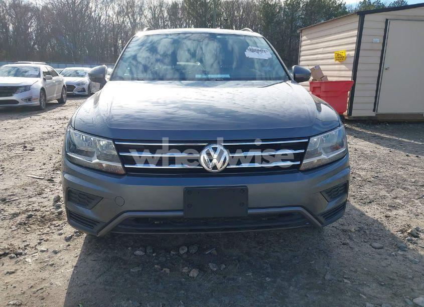 Photo 13 of 2019 Volkswagen Tiguan 2.0T SE/2.0T SEL/2.0T SEL R-LINE/2.0T SEL R-LINE BLACK (VIN 3VV3B7AXXKM155376)