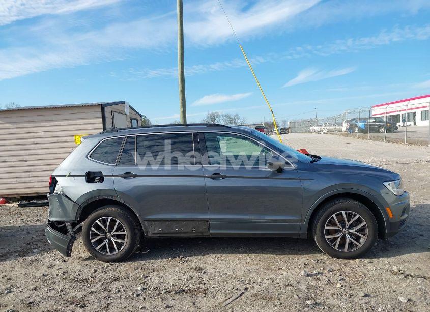 Photo 14 of 2019 Volkswagen Tiguan 2.0T SE/2.0T SEL/2.0T SEL R-LINE/2.0T SEL R-LINE BLACK (VIN 3VV3B7AXXKM155376)