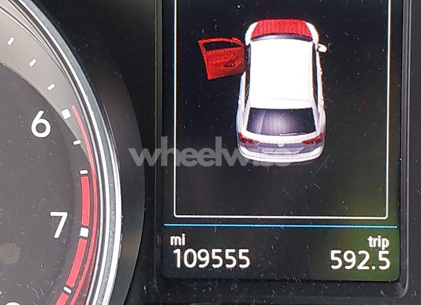 Photo 16 of 2019 Volkswagen Tiguan 2.0T SE/2.0T SEL/2.0T SEL R-LINE/2.0T SEL R-LINE BLACK (VIN 3VV3B7AXXKM155376)