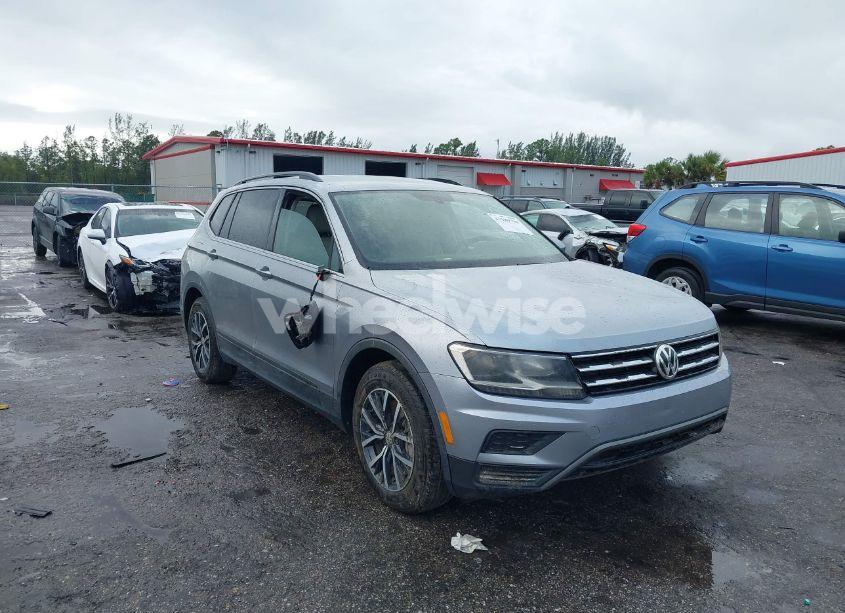 2019 Volkswagen Tiguan 2.0T SE/2.0T SEL/2.0T SEL R-LINE/2.0T SEL R-LINE BLACK (VIN 3VV3B7AXXKM156687) main photo