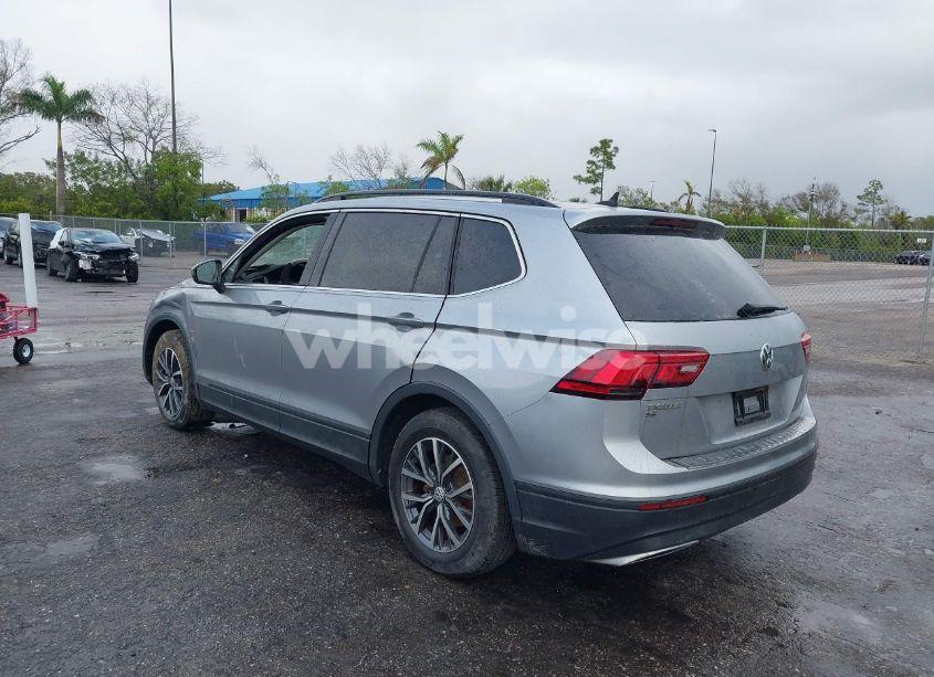 Photo 3 of 2019 Volkswagen Tiguan 2.0T SE/2.0T SEL/2.0T SEL R-LINE/2.0T SEL R-LINE BLACK (VIN 3VV3B7AXXKM156687)