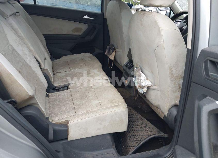 Photo 8 of 2019 Volkswagen Tiguan 2.0T SE/2.0T SEL/2.0T SEL R-LINE/2.0T SEL R-LINE BLACK (VIN 3VV3B7AXXKM156687)