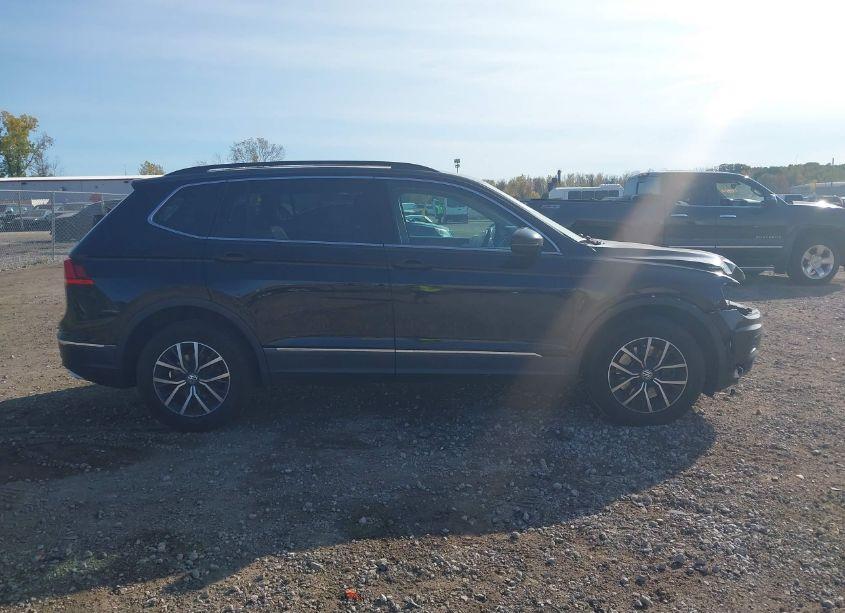 Photo 13 of 2020 Volkswagen Tiguan 2.0T SE/2.0T SE R-LINE BLACK/2.0T SEL (VIN 3VV3B7AXXLM106499)