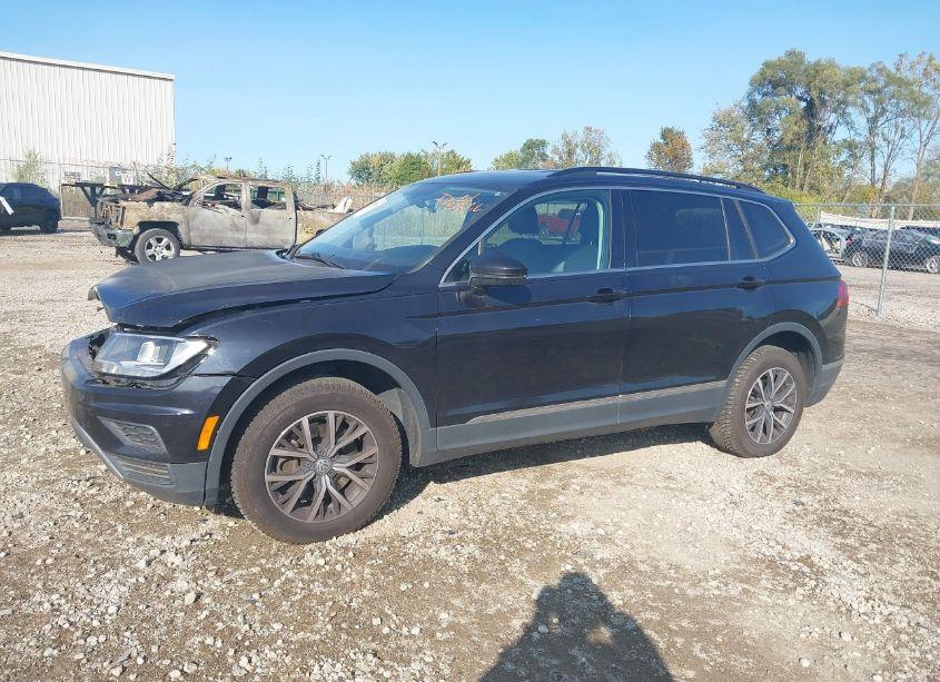 Photo 2 of 2020 Volkswagen Tiguan 2.0T SE/2.0T SE R-LINE BLACK/2.0T SEL (VIN 3VV3B7AXXLM106499)