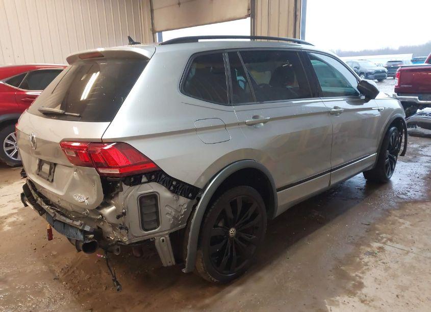 Photo 4 of 2020 Volkswagen Tiguan (VIN 3VV3B7AXXLM137283)