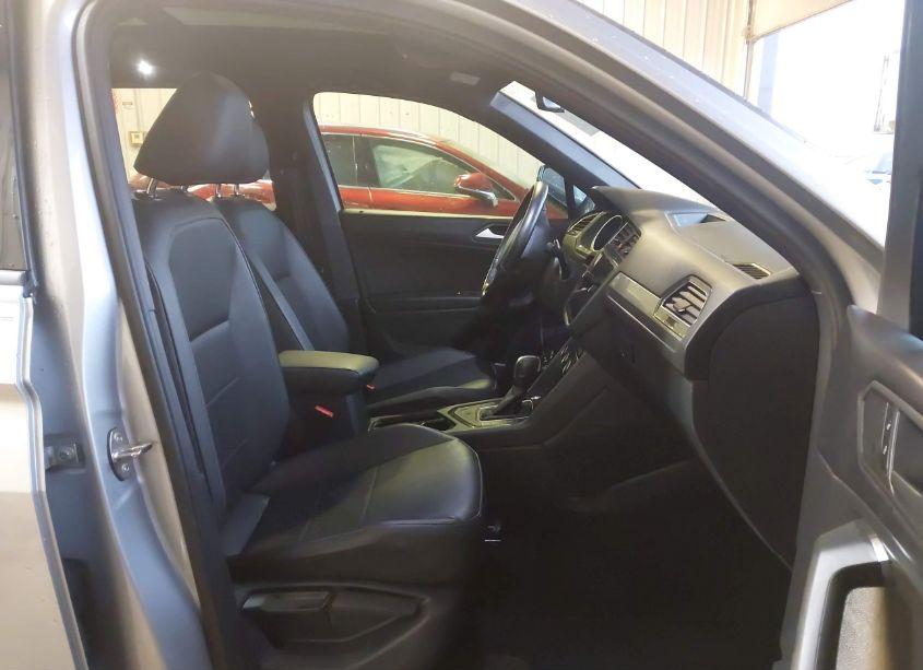 Photo 5 of 2020 Volkswagen Tiguan (VIN 3VV3B7AXXLM137283)