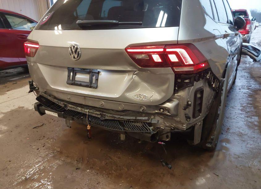 Photo 6 of 2020 Volkswagen Tiguan (VIN 3VV3B7AXXLM137283)