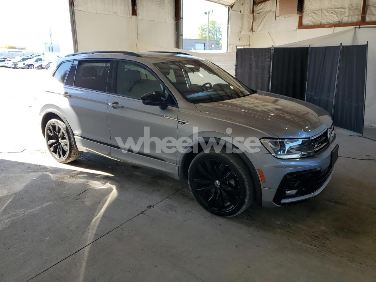 Photo 4 of 2021 VOLKSWAGEN TIGUAN SE (VIN 3VV3B7AXXMM090919)
