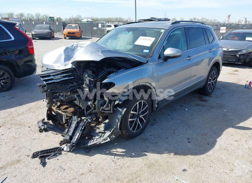 Photo 2 of 2021 Volkswagen Tiguan 2.0T SE/2.0T SE R-LINE BLACK/2.0T SEL (VIN 3VV3B7AXXMM116774)