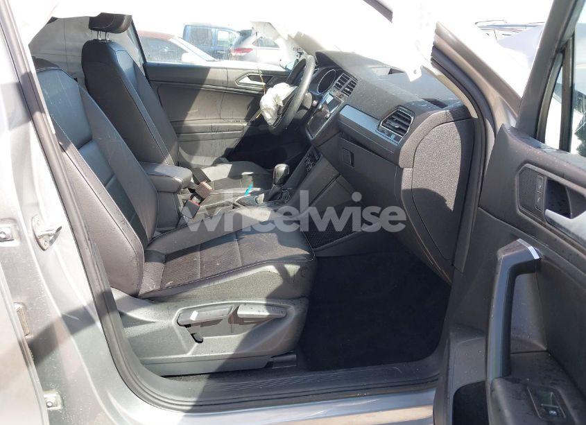 Photo 5 of 2021 Volkswagen Tiguan 2.0T SE/2.0T SE R-LINE BLACK/2.0T SEL (VIN 3VV3B7AXXMM116774)