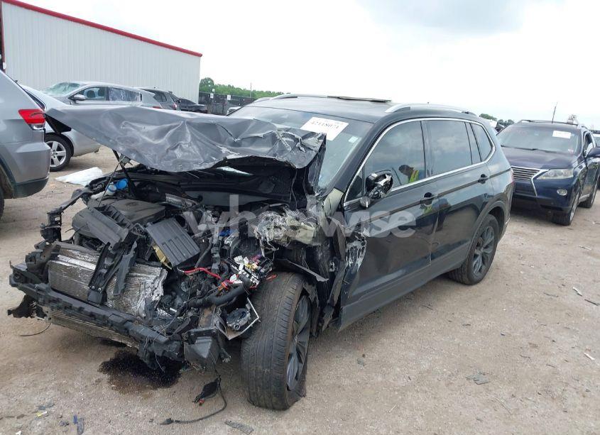 Photo 2 of 2022 Volkswagen Tiguan 2.0T SE (VIN 3VV3B7AXXNM117019)