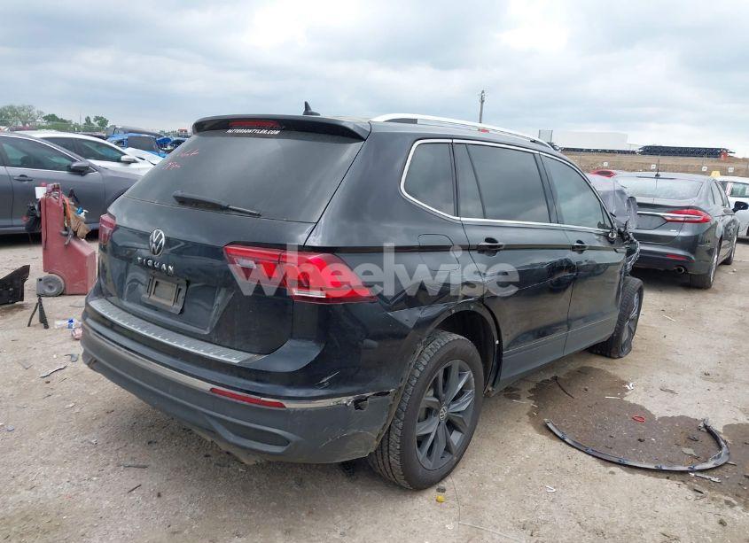 Photo 4 of 2022 Volkswagen Tiguan 2.0T SE (VIN 3VV3B7AXXNM117019)