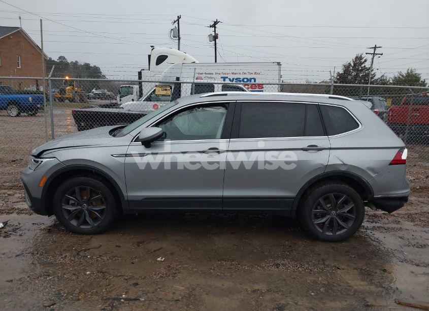 Photo 14 of 2024 Volkswagen Tiguan (VIN 3VV3B7AXXRM012681)