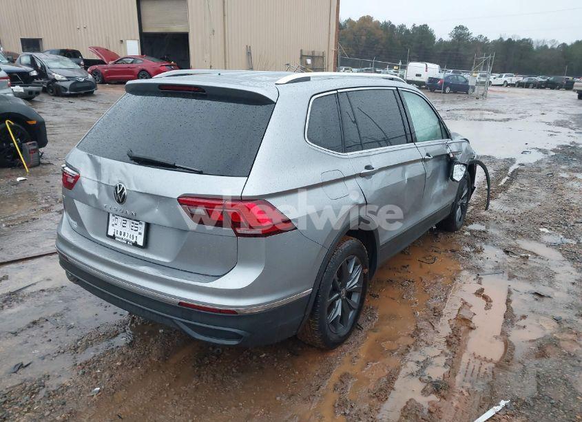 Photo 4 of 2024 Volkswagen Tiguan (VIN 3VV3B7AXXRM012681)