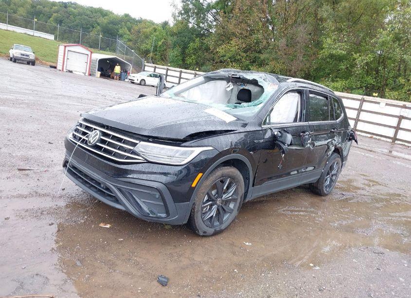 Photo 2 of 2024 Volkswagen Tiguan 2.0T SE/WOLFSBURG EDITION (VIN 3VV3B7AXXRM127555)