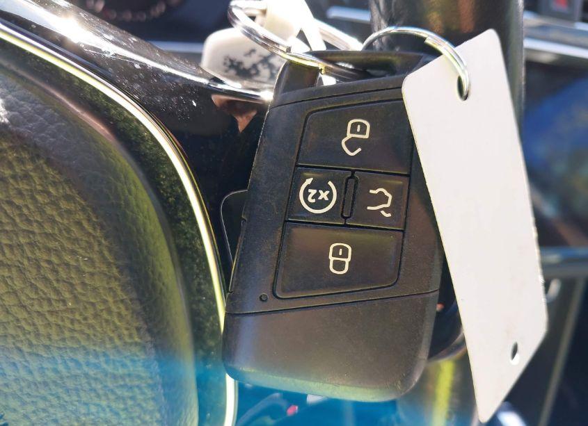 Photo 11 of 2018 Volkswagen Tiguan 2.0T SEL PREMIUM (VIN 3VV4B7AX0JM203535)