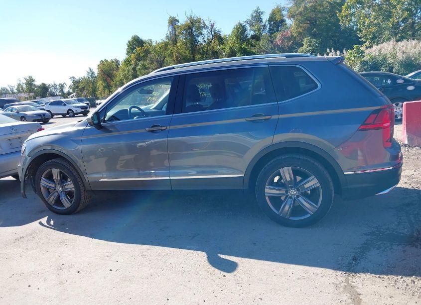Photo 15 of 2018 Volkswagen Tiguan 2.0T SEL PREMIUM (VIN 3VV4B7AX0JM203535)