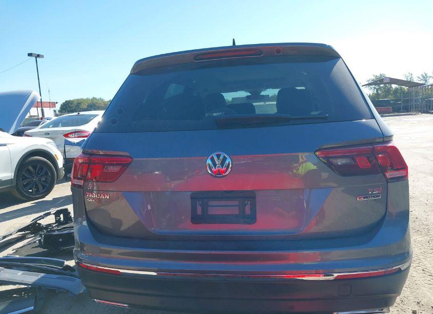 Photo 17 of 2018 Volkswagen Tiguan 2.0T SEL PREMIUM (VIN 3VV4B7AX0JM203535)