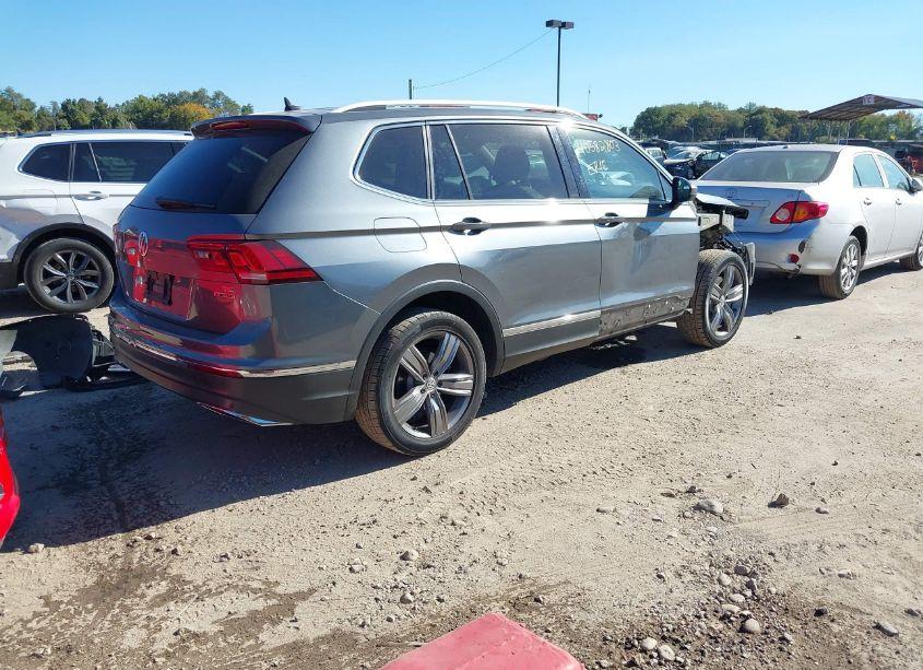 Photo 4 of 2018 Volkswagen Tiguan 2.0T SEL PREMIUM (VIN 3VV4B7AX0JM203535)